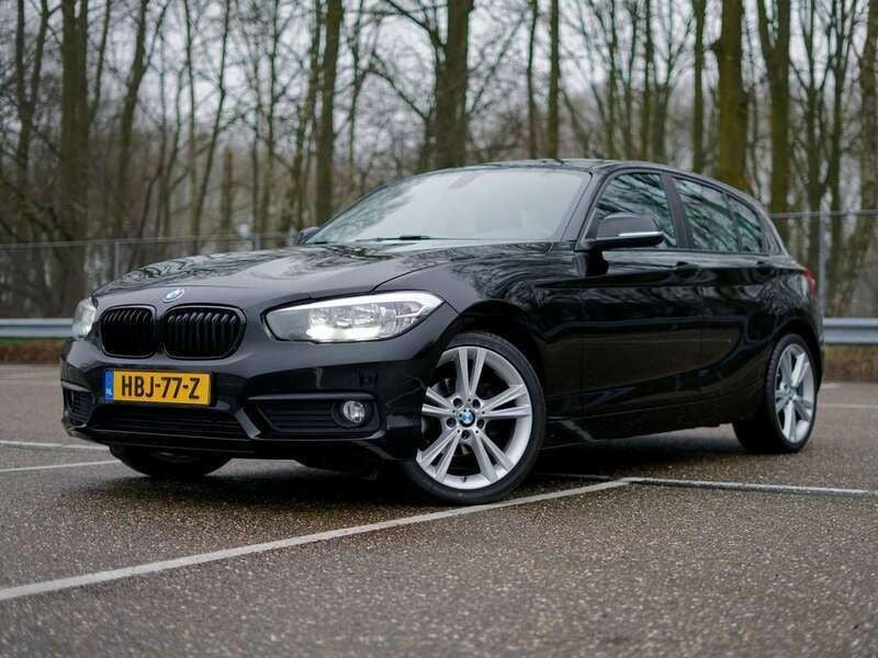 Zwart Gebruikt 2018 BMW 118 Hatchback | € 13.490 (Super prijs) - Afbeelding 1/4