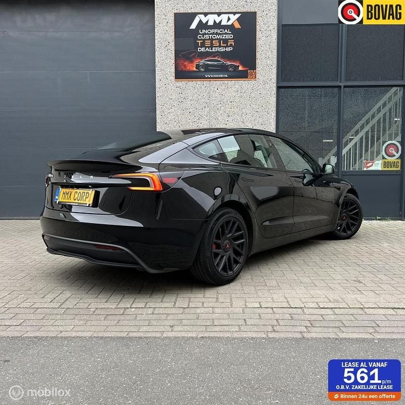 Zwart Gebruikt 2024 Tesla Model 3 Standard Range Plus Sedan | € 34.999 (Iets duurder) - Afbeelding 1/4