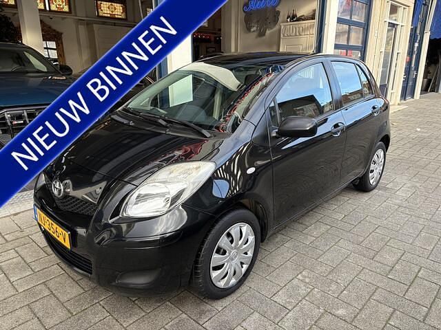 Occasion Toyota Yaris Cool 69 PK (50 kW) 2011 Zwart Hatchback