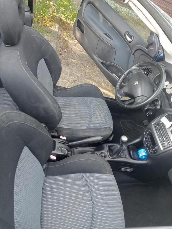 Gebruikt 2006 Peugeot 206 CC Cabriolet | € 1.650 (Goede deal) - Afbeelding 1/4