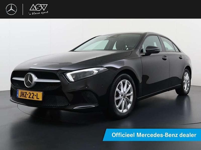 Zwart Gebruikt 2022 Mercedes A250 Sedan | € 28.880 (Goede deal) - Afbeelding 1/4