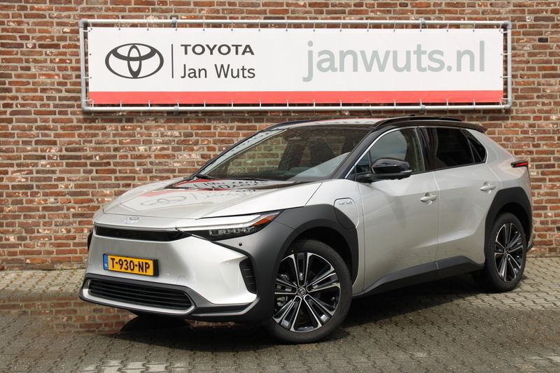 Grijs Gebruikt 2022 Toyota bZ4X Premium SUV | € 43.950 - Afbeelding 1/4