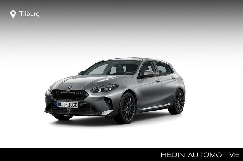 Grijs Nieuw 2025 BMW 120 Comfort Edition Hatchback | € 54.911 (Eerlijke prijs) - Afbeelding 1/4