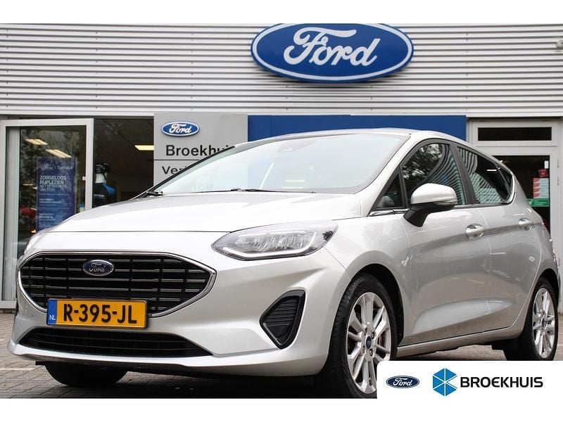Grijs Gebruikt 2022 Ford Fiesta Titanium Hatchback | € 15.195 (Goede deal) - Afbeelding 1/4