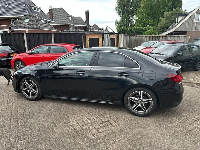 Occasion Mercedes A180 Business 136 PK (100 kW) 2019 Zwart Sedan