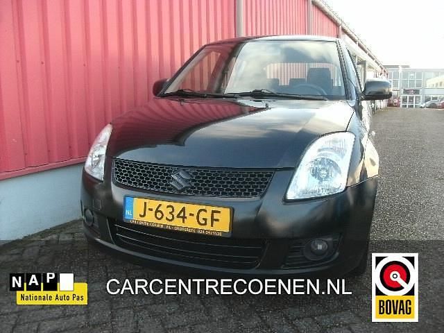 Zwart Occasion 2009 Suzuki Swift Hatchback | € 2.950 (Eerlijke prijs) - Afbeelding 1/4