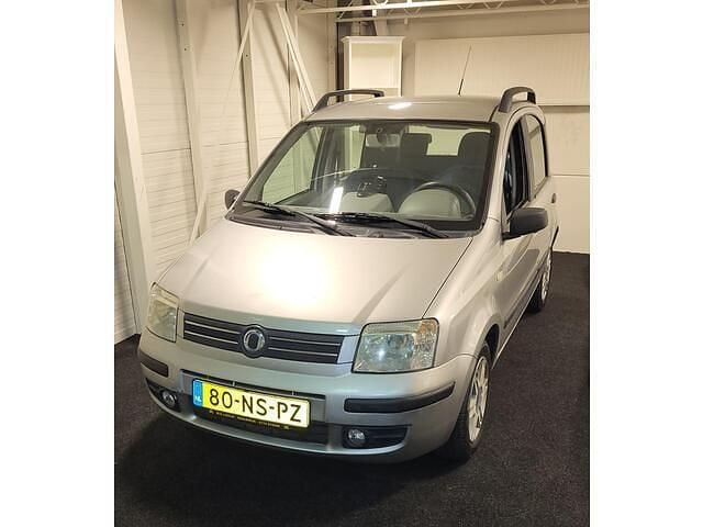 Grijs Gebruikt 2004 Fiat Panda Emotion Hatchback | € 1.950 (Eerlijke prijs) - Afbeelding 1/4