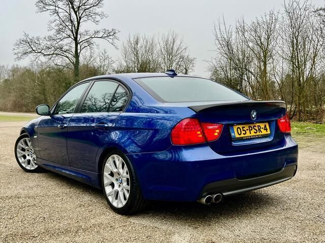 Blauw Gebruikt 2011 BMW 318 M Sport Sedan | € 8.750 (Eerlijke prijs) - Afbeelding 1/4
