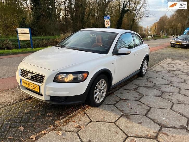 Occasion 2009 Volvo C30 Hatchback | € 2.500 (Iets duurder) - Afbeelding 1/4