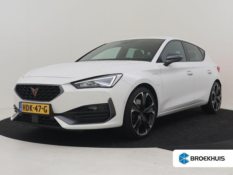 Wit Gebruikt 2022 Cupra Leon VZ Hatchback | € 26.895 (Eerlijke prijs) - Afbeelding 1/4