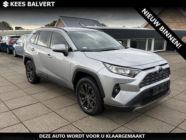 Grijs Gebruikt 2023 Toyota RAV4 SUV | € 35.950 - Afbeelding 1/3