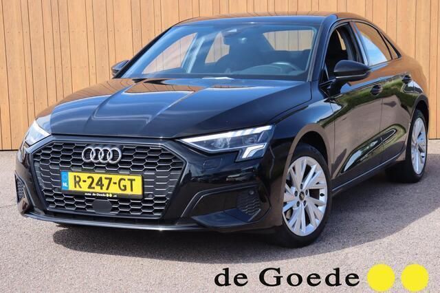 Zwart Gebruikt 2022 Audi A3 Advanced Sedan | € 24.940 (Eerlijke prijs) - Afbeelding 1/4