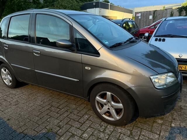 Grijs Gebruikt 2007 Fiat Idea Dynamic MPV | € 500 (Super prijs) - Afbeelding 1/4