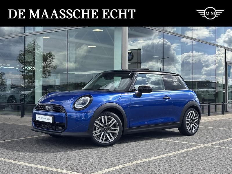 Blauw Gebruikt 2025 Mini Cooper Classic Hatchback | € 36.950 - Afbeelding 1/4
