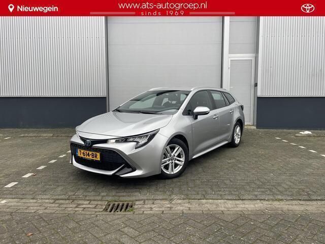 Grijs, metallic lak Gebruikt 2023 Toyota Corolla Active Stationwagen | € 27.900 (Eerlijke prijs) - Afbeelding 1/4