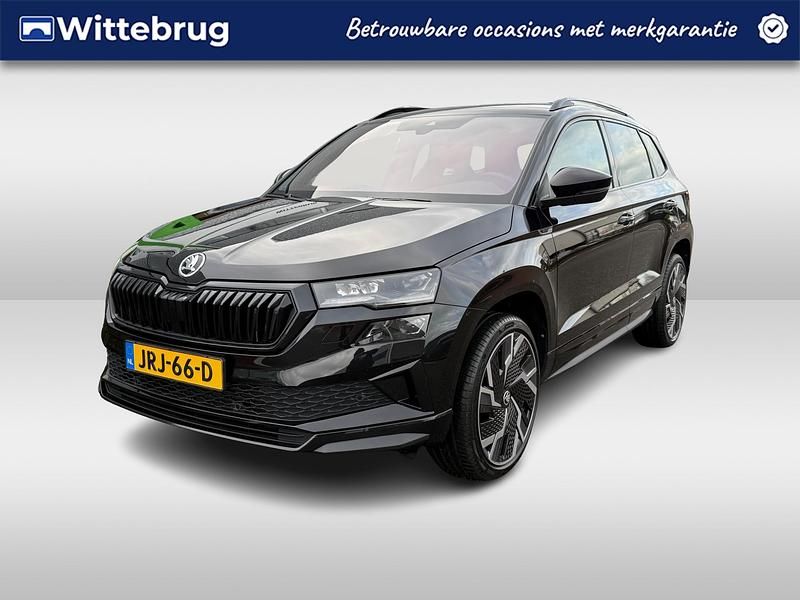 Zwart (metallic) Gebruikt 2022 Skoda Karoq Business Line SUV | € 32.950 (Eerlijke prijs) - Afbeelding 1/4