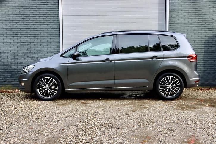 Occasion VW Touran Highline 150 PK (110 kW) 2015 Grijs MPV