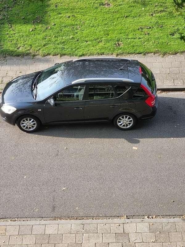 Zwart Gebruikt 2008 Kia Ceed MPV | € 2.900 (Eerlijke prijs) - Afbeelding 1/4