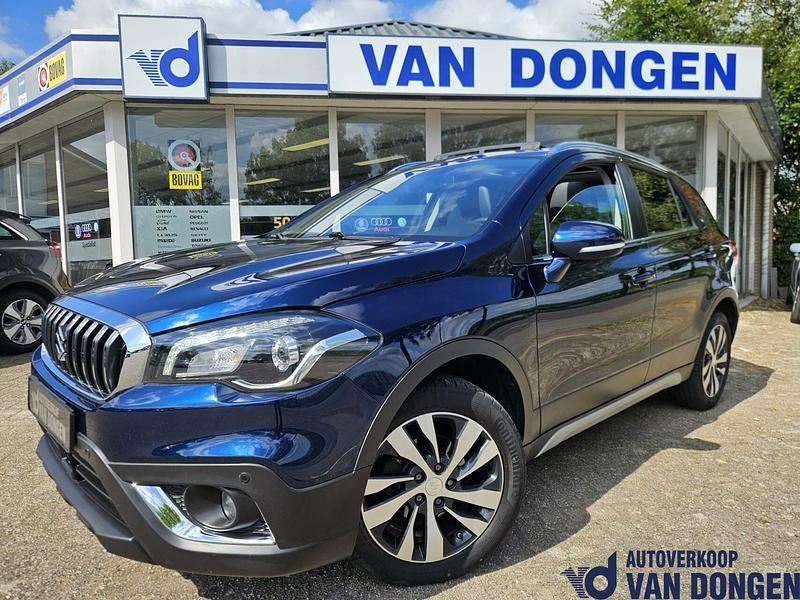 Blauw, metallic lak Gebruikt 2021 Suzuki SX4 S-Cross Style SUV | € 21.445 (Goede deal) - Afbeelding 1/4