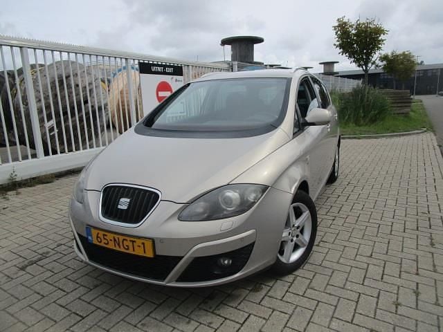 Beige Gebruikt 2010 Seat Altea XL Ecomotive MPV | € 1.650 (Super prijs) - Afbeelding 1/4