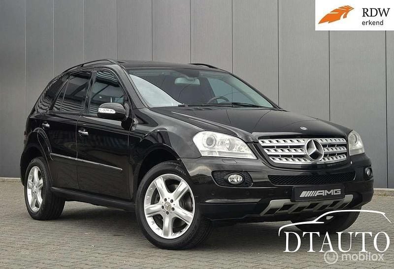 Zwart Gebruikt 2007 Mercedes ML420 SUV | € 7.900 (Duur) - Afbeelding 1/4