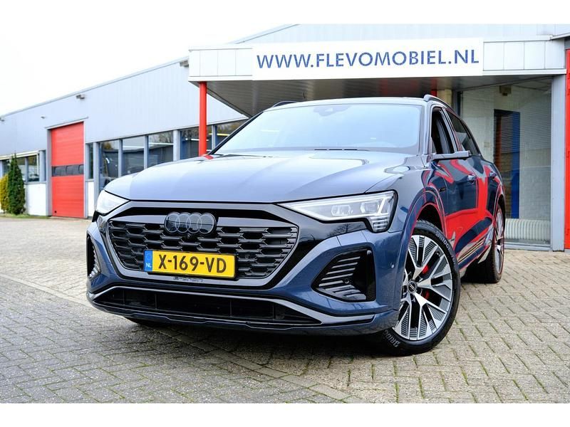 Blauw Gebruikt 2023 Audi Q8 SUV | € 54.950 - Afbeelding 1/4