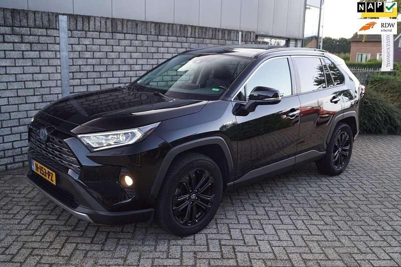 Zwart Gebruikt 2020 Toyota RAV4 Hybrid Executive SUV | € 31.650 (Eerlijke prijs) - Afbeelding 1/4