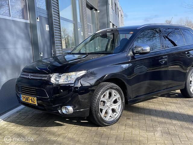 Occasion Mitsubishi Outlander Intense+ 121 PK (88 kW) 2013 Zwart SUV