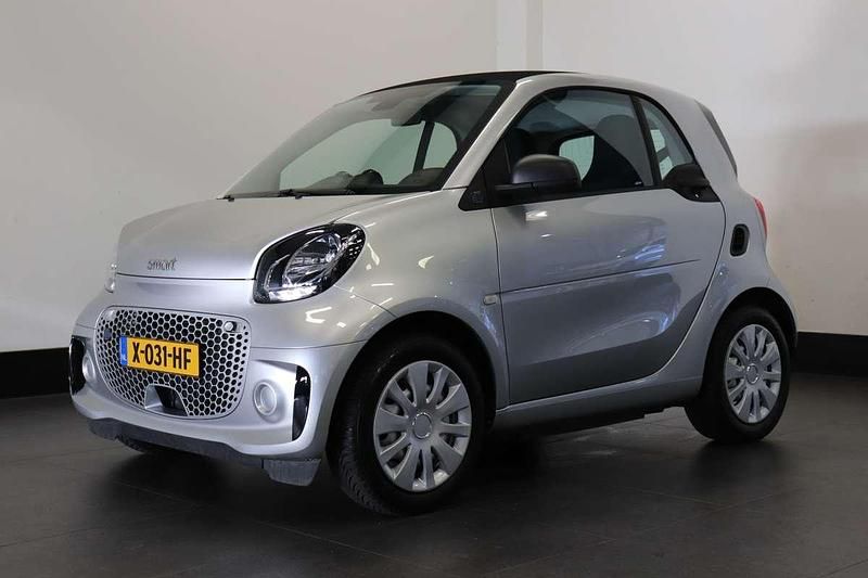 Zilver Gebruikt 2021 Smart ForTwo Electric Drive Hatchback | € 9.900 (Goede deal) - Afbeelding 1/4