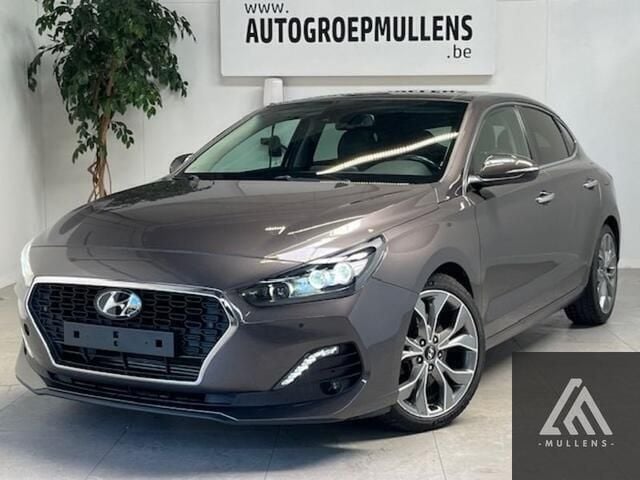 Grijs Gebruikt 2019 Hyundai i30 Sedan | € 16.900 (Eerlijke prijs) - Afbeelding 1/4