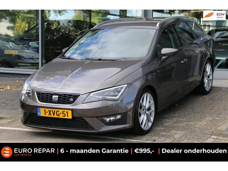 Grijs Gebruikt 2015 Seat Leon FR Stationwagen | € 10.795 (Eerlijke prijs) - Afbeelding 1/4