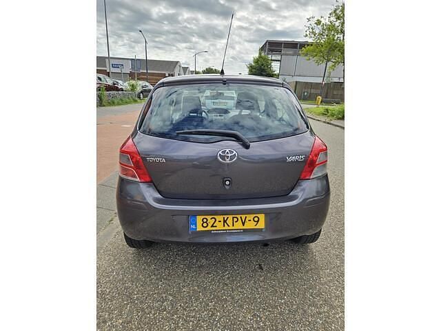 Occasion Toyota Yaris Comfort 101 PK (74 kW) 2010 Grijs Hatchback