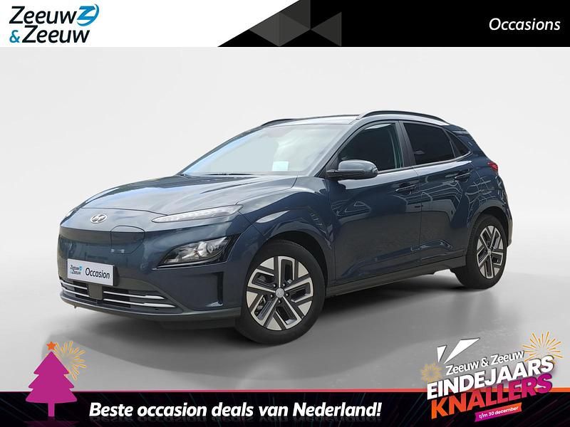 Dark teal metallic (tg8) Gebruikt 2023 Hyundai Kona SUV | € 20.450 (Goede deal) - Afbeelding 1/4