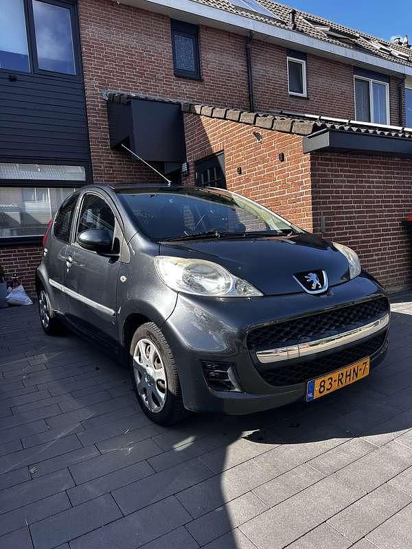 Grijs Gebruikt 2011 Peugeot 107 Hatchback | € 3.300 (Eerlijke prijs) - Afbeelding 1/4