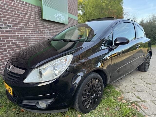 Zwart Gebruikt 2008 Opel Corsa Enjoy Hatchback | € 1.745 (Goede deal) - Afbeelding 1/4