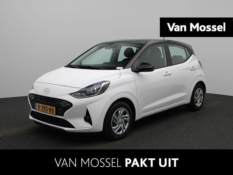 Wit Gebruikt 2024 Hyundai i10 Premium Hatchback | € 16.940 (Eerlijke prijs) - Afbeelding 1/3