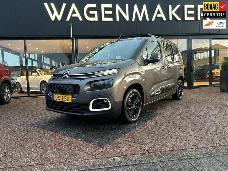 Grijs (metallic) Gebruikt 2020 Citroën Berlingo PureTech MPV | € 18.950 (Iets duurder) - Afbeelding 1/4