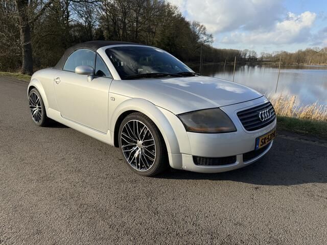 Grijs Gebruikt 2000 Audi TT Roadster Cabriolet | € 2.990 (Goede deal) - Afbeelding 1/4