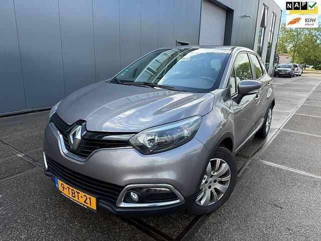 Grijs Gebruikt 2014 Renault Captur Expression SUV | € 6.250 (Eerlijke prijs) - Afbeelding 1/4