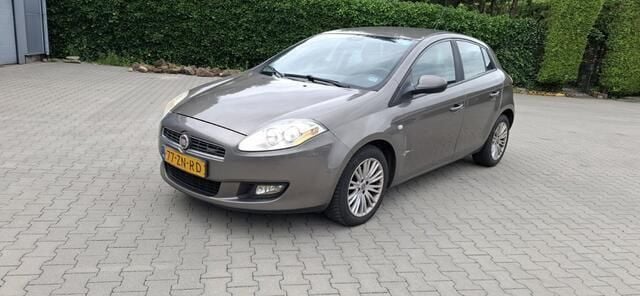 Bruin Gebruikt 2008 Fiat Bravo Hatchback | € 1.250 (Eerlijke prijs) - Afbeelding 1/4
