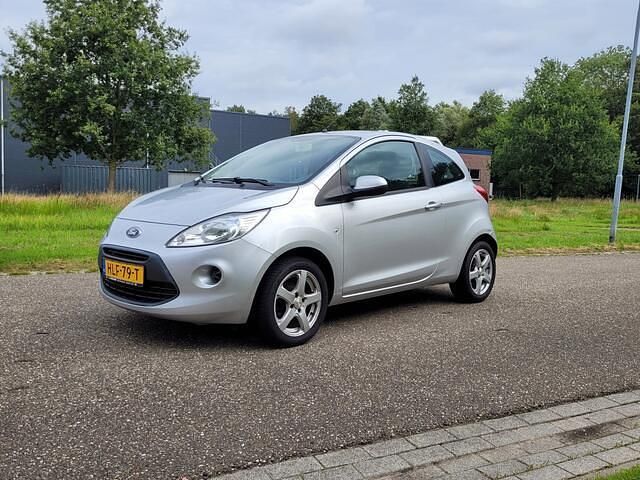Grijs Gebruikt 2015 Ford Ka Style Hatchback | € 4.950 (Eerlijke prijs) - Afbeelding 1/4