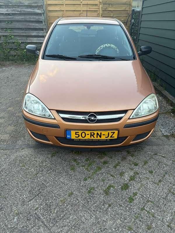 Geel Gebruikt 2005 Opel Corsa Hatchback | € 750 (Super prijs) - Afbeelding 1/4