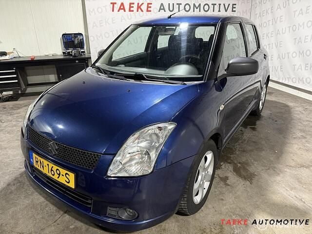 Blauw Gebruikt 2005 Suzuki Swift Hatchback | € 999 (Super prijs) - Afbeelding 1/4