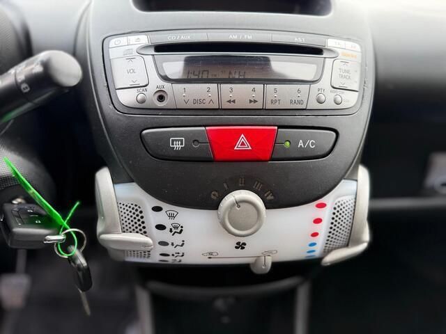 Occasion Peugeot 107 Active 68 PK (50 kW) 2012 Geel Hatchback