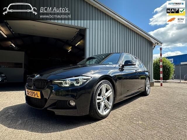 Zwart Gebruikt 2018 BMW 318 Executive Sedan | € 15.990 (Iets duurder) - Afbeelding 1/4