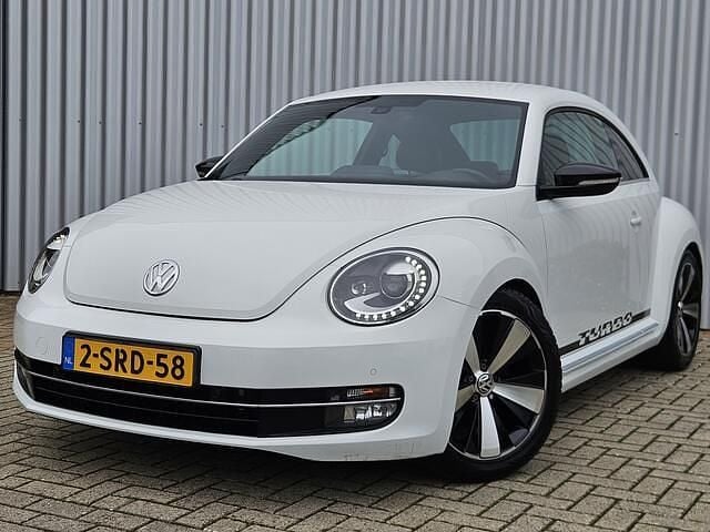 Wit Gebruikt 2011 VW Beetle Sportline Hatchback | € 11.950 (Eerlijke prijs) - Afbeelding 1/4