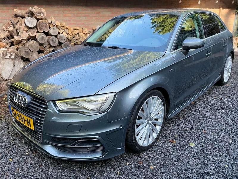 Occasion Audi A3 e-tron Ambition 150 PK (110 kW) 2015 Grijs Hatchback