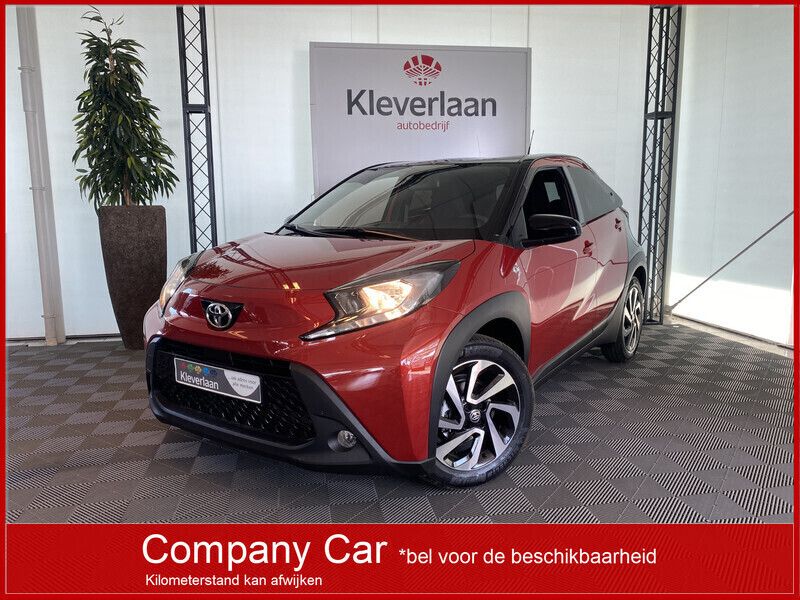 Blauw Gebruikt 2024 Toyota Aygo Pulse Hatchback | € 20.995 (Iets duurder) - Afbeelding 1/4