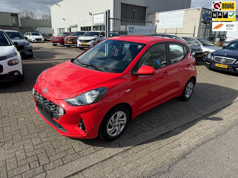 Rood, metallic lak Gebruikt 2020 Hyundai i10 Comfort Hatchback | € 10.950 (Eerlijke prijs) - Afbeelding 1/4
