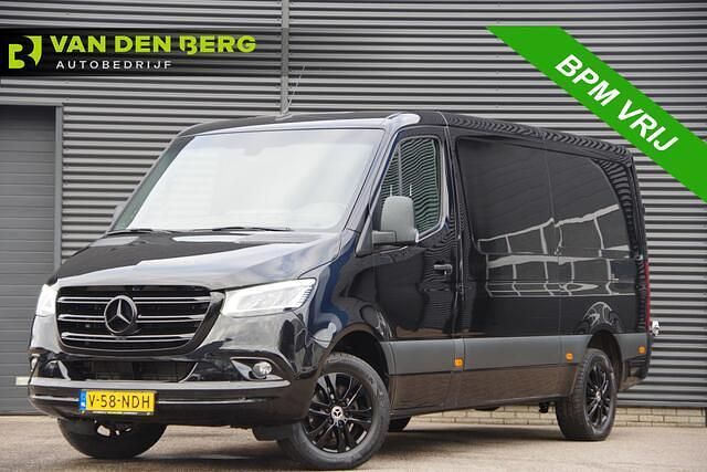 Zwart Occasion 2021 Mercedes Sprinter Van | € 36.900 (Goede deal) - Afbeelding 1/4